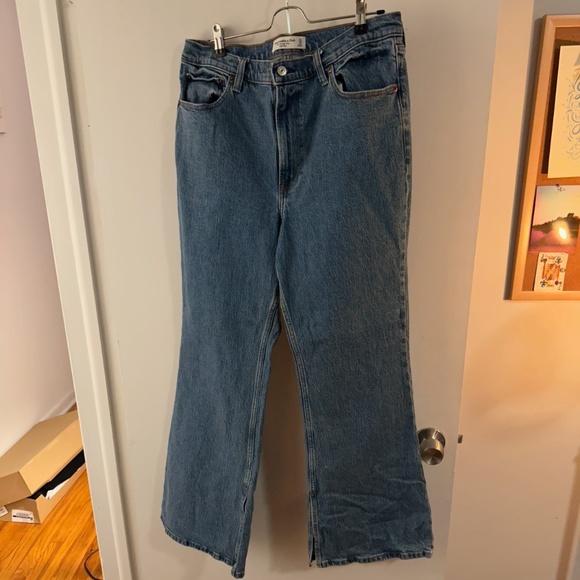 Abercrombie & Fitch Denim - Abercrombie & Fitch The Vintage High Flare High Rise Jean